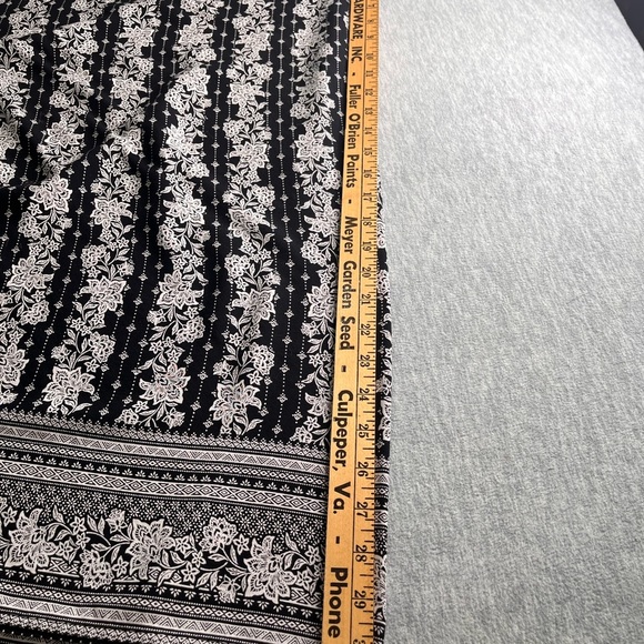 Japna Monochrome Floral Patterned Top - Picture 7 of 9